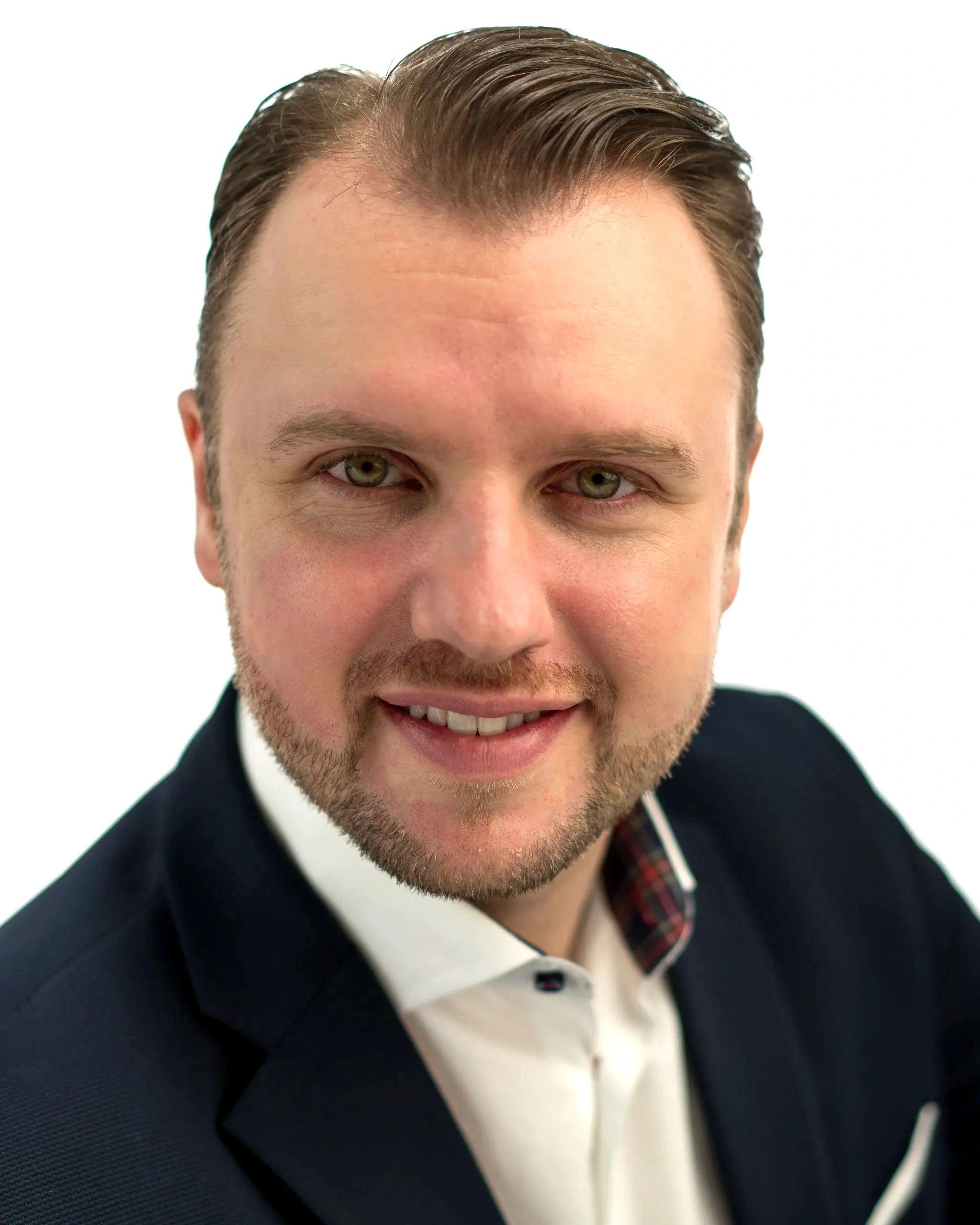 Slawomir Roszak, founder and director of Skyllamas Productions